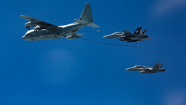 F/A-18 Hornet とКС-130資料写真 - Sputnik 日本