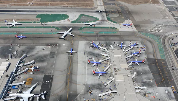 フィリピン航空の飛行機がエンジン出火でロスアンゼルスに引き返す　【動画】 - Sputnik 日本
