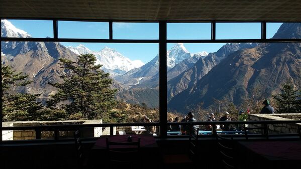 ネパールのホテルから臨むエベレスト山の眺め - Sputnik 日本