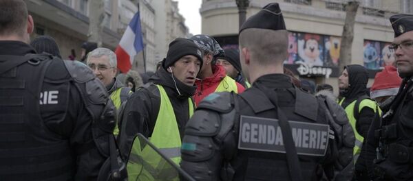 Акция протеста автомобилистов жёлтые жилеты в Париже - Sputnik 日本