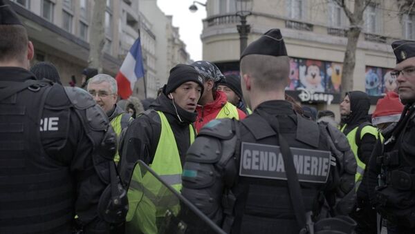 Акция протеста автомобилистов жёлтые жилеты в Париже - Sputnik 日本