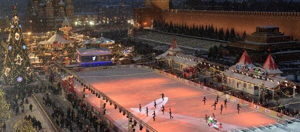 露軍アンサンブル、赤の広場でジョージ・マイケルの「ラスト・クリスマス」歌唱【動画】 露軍アンサンブル、赤の広場でジョージ・マイケルの「ラスト・クリスマス」歌唱【動画】 - Sputnik 日本