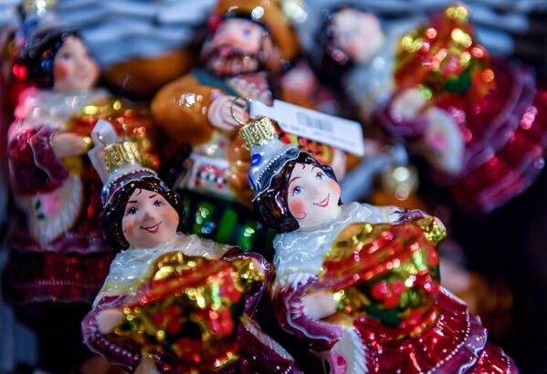 モスクワ中心にあるグム百貨店のクリスマス飾り - Sputnik 日本