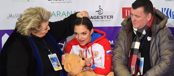 タラソワとメドベージェワ選手 タラソワとメドベージェワ選手 - Sputnik 日本