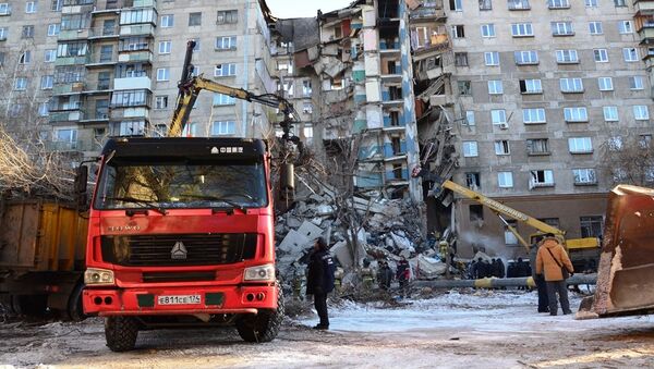 露マグニトゴルスク、集合住宅倒壊の犠牲者の告別式はじまる - Sputnik 日本