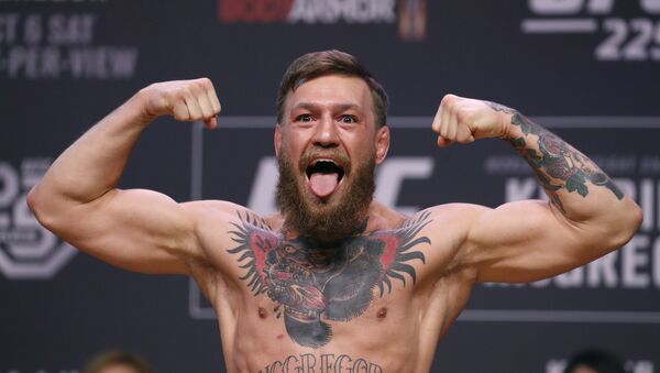 Conor McGregor poses during a ceremonial weigh-in for the UFC 229 mixed martial arts fight Friday, Oct. 5, 2018, in Las Vegas. - Sputnik 日本