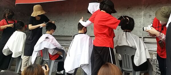 「モルカ(隠しカメラ)」に反対する女性たちによる大規模な抗議活動 「モルカ(隠しカメラ)」に反対する女性たちによる大規模な抗議活動 - Sputnik 日本