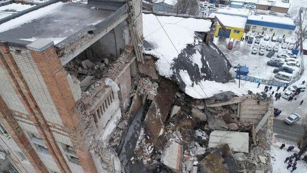 Девятиэтажный жилой дом №16 на улице Хабарова в городе Шахты, пострадавший из-за взрыва бытового газа - Sputnik 日本