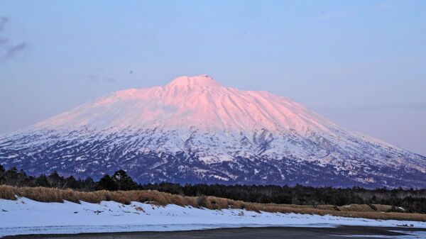Вулкан Тятя на рассвете на острове Кунашир - Sputnik 日本
