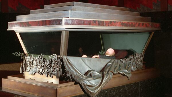 Забальзамированное тело В.И. Ленина в Мавзолее на Красной площади - Sputnik 日本