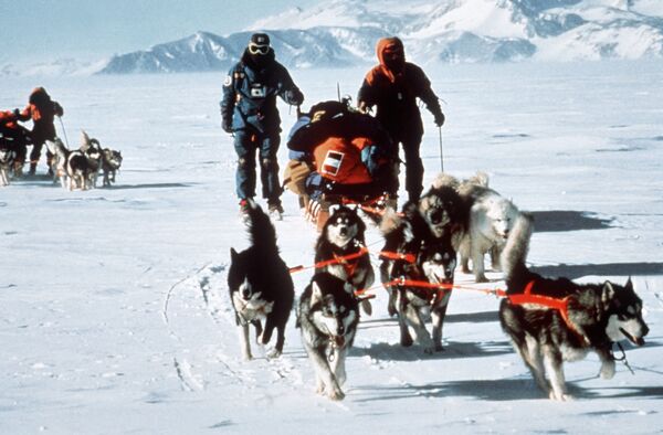 国際南極横断探検隊メンバー　１９９０年 - Sputnik 日本