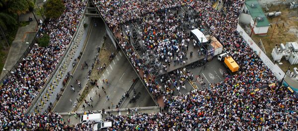 Протестующие против правительства президента Венесуэлы Николаса Мадуро в Каракасе, Венесуэла Протестующие против правительства президента Венесуэлы Николаса Мадуро в Каракасе, Венесуэла - Sputnik 日本