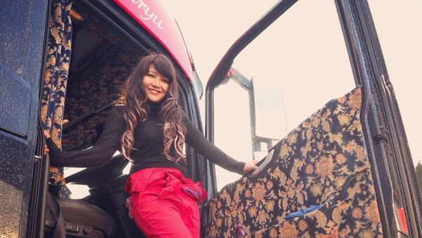 セクシャルな女性長距離トラック運転手　ＳＮＳに示す美と勇気 - Sputnik 日本