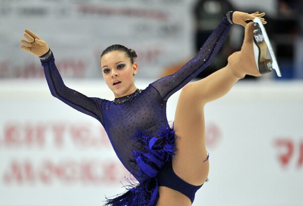 フィギュアスケートグランプリ（ＧＰ）シリーズ第４戦のフリープログラムで演技を披露するアデリナ・ソトニコワ選手 - Sputnik 日本