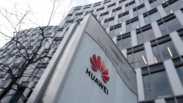 Logo of Huawei is seen in front of the local offices of Huawei in Warsaw, Poland January 11, 2019 - Sputnik 日本