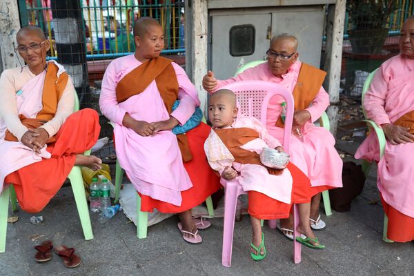 寺院の僧侶たち　ミャンマー - Sputnik 日本