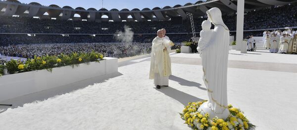 ローマ法王、ＵＡＥでミサ　１３万５千人が参加　写真 - Sputnik 日本