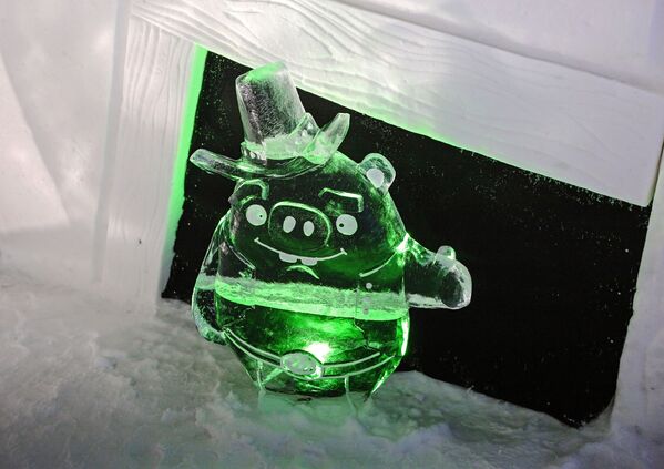 「雪の村」で制作された氷の彫刻 - Sputnik 日本