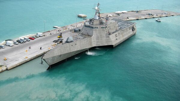 Американский боевой корабль прибрежной зоны USS Independence на базе военно-морского флота США Key West во Флориде - Sputnik 日本
