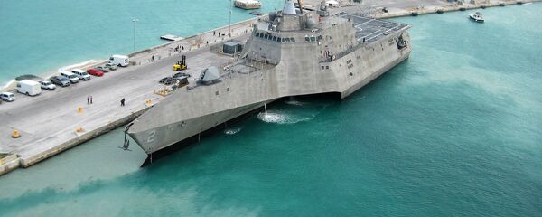 Американский боевой корабль прибрежной зоны USS Independence на базе военно-морского флота США Key West во Флориде Американский боевой корабль прибрежной зоны USS Independence на базе военно-морского флота США Key West во Флориде - Sputnik 日本