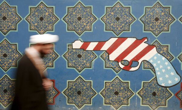 在テヘラン米国大使館跡の壁に掲げられた絵 - Sputnik 日本