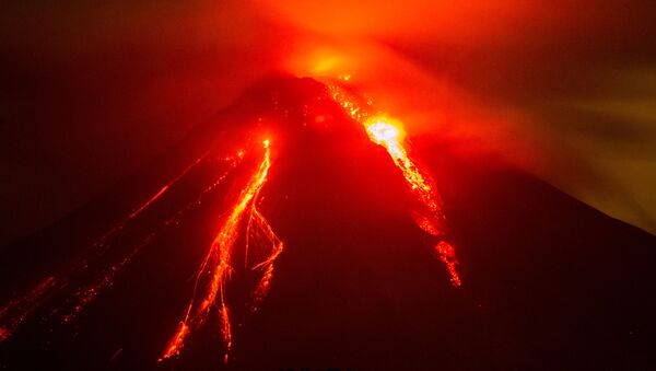 メキシコのコリマ火山、活動活発化で危険度が上昇 - Sputnik 日本