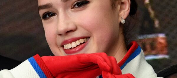 ザギトワ選手、理想の男性に関する質問に当惑 ザギトワ選手、理想の男性に関する質問に当惑 - Sputnik 日本