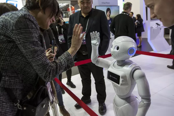 バルセロナで開催された通信関連見本市GSMAにいたロボット バルセロナで開催された通信関連見本市GSMAにいたロボット - Sputnik 日本