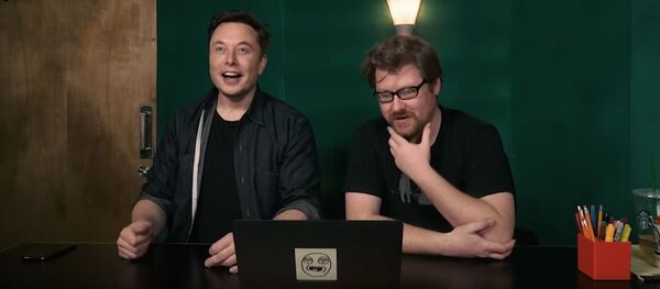 Кадр из передачи Обзор мемов, в которой участвуют основатель Tesla Илон Маск и автор сценария сериала «Рик и Морти» Джастин Ройланд - Sputnik 日本