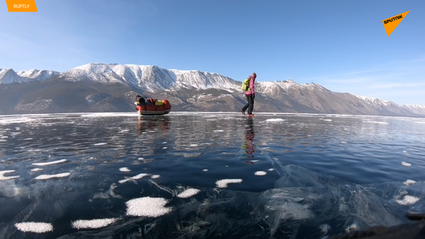 氷上の試練　スウェーデン人女性、バイカル湖を徒歩で縦断 - Sputnik 日本