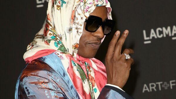 Хип-хоп исполнитель A$AP Rocky в платке Gucci а мероприятии лос-анджелесского музея искусств LACMA - Sputnik 日本