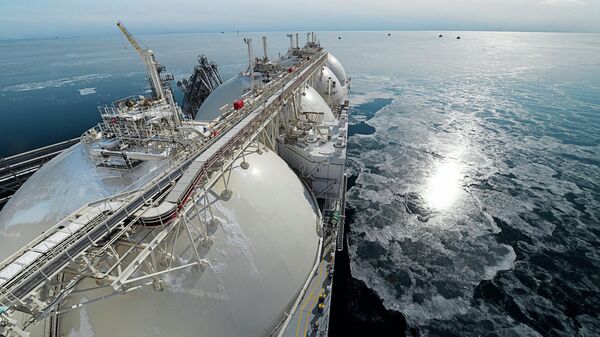 Liquefied natural gas tanker Grand Aniva at first LNG plant in Russia - Sputnik 日本