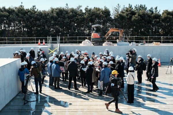 東京都は大会組織委員会とともに、各施設の建設現場を巡る記者向けの見学ツアーを定期的に実施している - Sputnik 日本