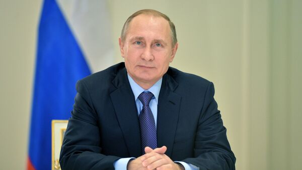 Президент РФ В.Путин в режиме видеоконференции принял участие в запусе второй очереди энергомоста в Крым - Sputnik 日本