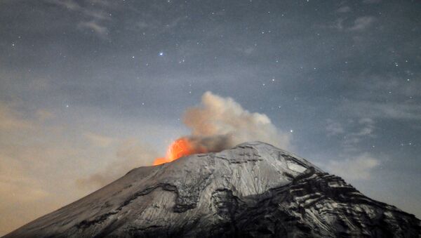 ポポカテペトル山の壮大な噴火　メキシコ - Sputnik 日本