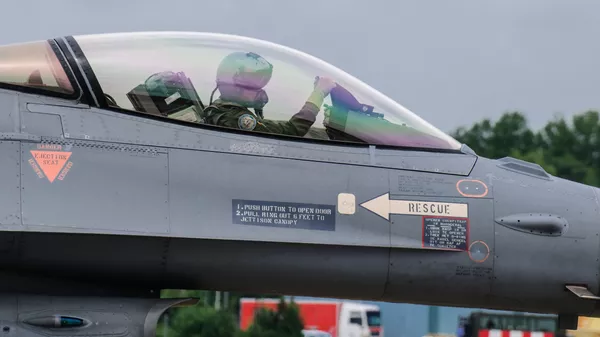 F16 - Sputnik 日本