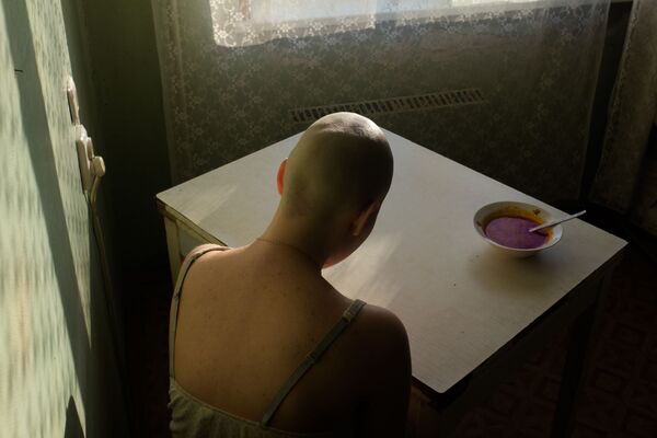 「私が病気だったときの収穫（Harvesting When I Was Ill）」。ロシアのアリョーナ・コチェトコワ氏撮影。３位入賞 - Sputnik 日本