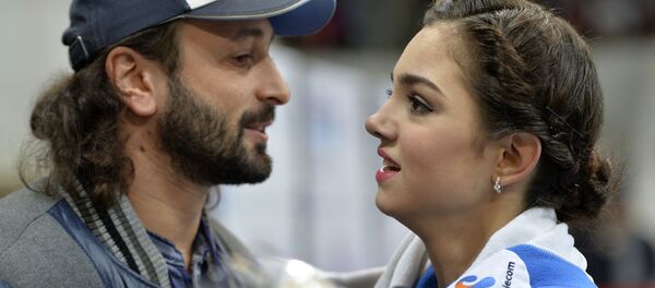 メドベージェワ選手とアベルブフ氏 メドベージェワ選手とアベルブフ氏 - Sputnik 日本