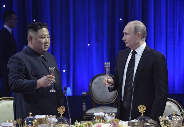 プーチン大統領と北朝鮮の金正恩朝鮮労働党委員長の初会談 - Sputnik 日本