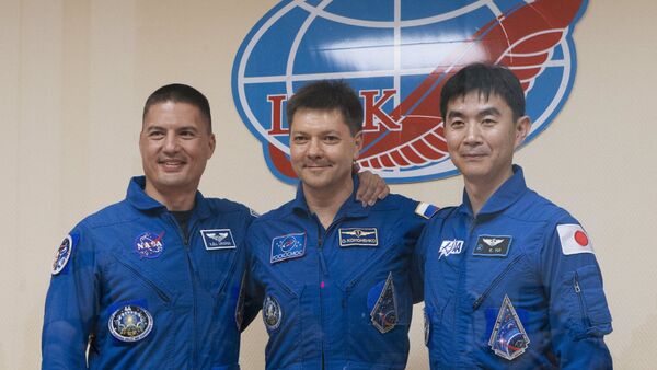 米国のチェル・リングリン宇宙飛行士、ロシアのオレグ・コノネンコ宇宙飛行士、日本の油井亀美也宇宙飛行士 - Sputnik 日本