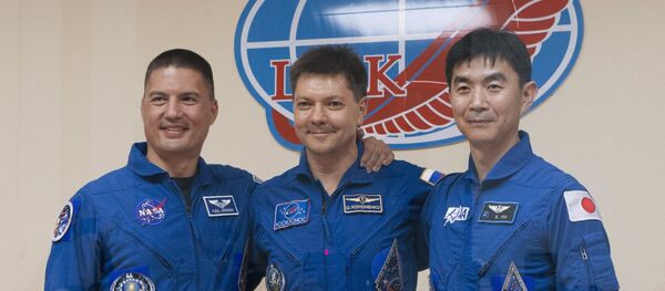 米国のチェル・リングリン宇宙飛行士、ロシアのオレグ・コノネンコ宇宙飛行士、日本の油井亀美也宇宙飛行士 米国のチェル・リングリン宇宙飛行士、ロシアのオレグ・コノネンコ宇宙飛行士、日本の油井亀美也宇宙飛行士 - Sputnik 日本