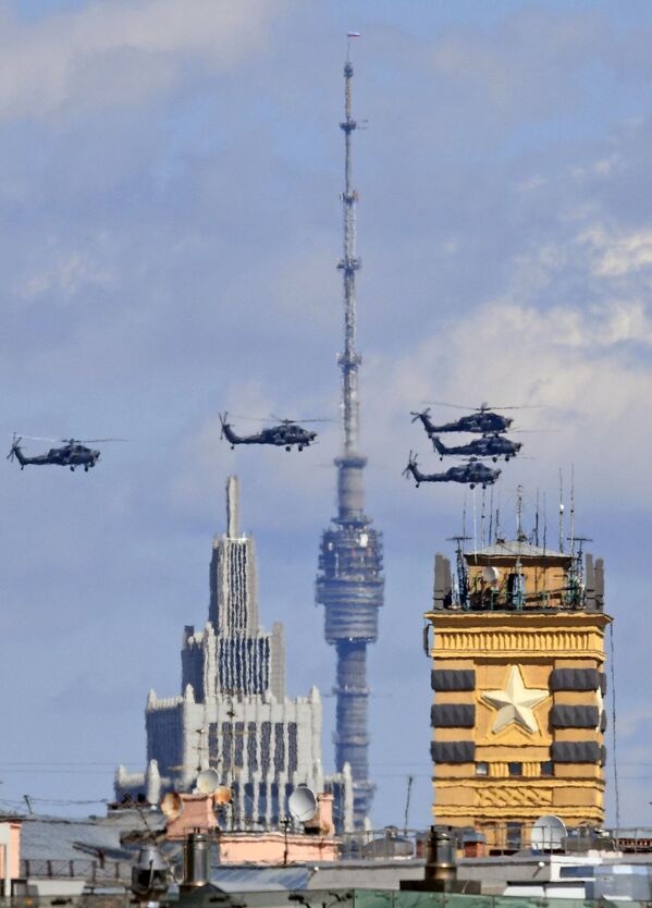 攻撃用ヘリコプター「Ｍｉ－２８」、戦勝記念日のリハーサルで - Sputnik 日本