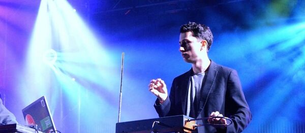 Петр Термен Петр Термен - Sputnik 日本