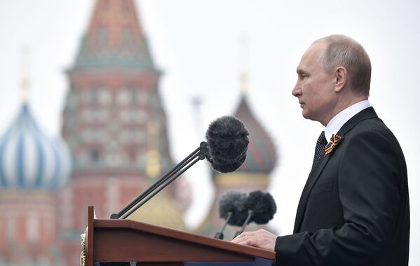 戦勝記念軍事パレードに出席したプーチン大統領。赤の広場で - Sputnik 日本