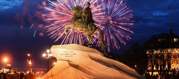 サンクトペテルブルクの「戦勝記念日」の祝賀花火 - Sputnik 日本