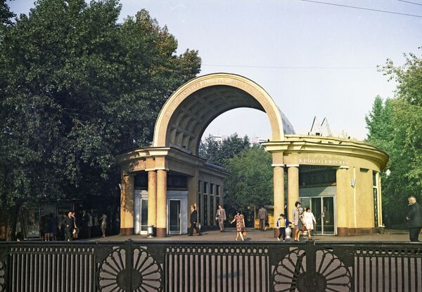 クロポトキンスカヤ駅のロビー、１９７２年 - Sputnik 日本