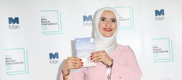 オマーンの作家で教師のジョハ・アルハルティさん オマーンの作家で教師のジョハ・アルハルティさん - Sputnik 日本