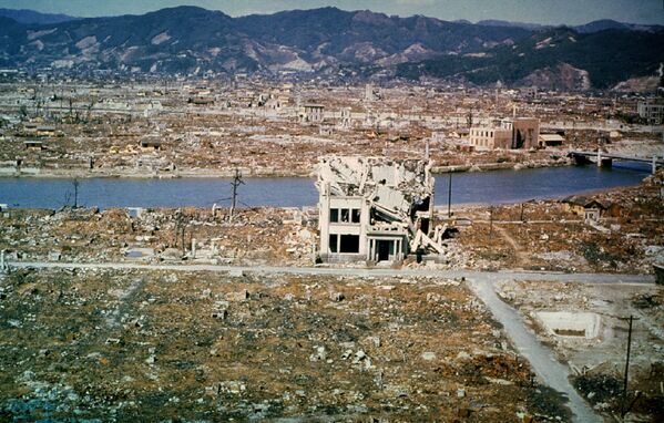 原爆投下から半年後の1946年3月に撮影された広島市の全景 - Sputnik 日本