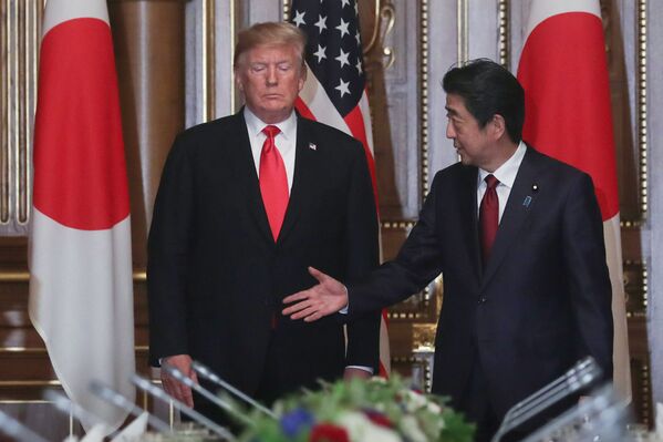 トランプ米大統領と安倍首相 - Sputnik 日本