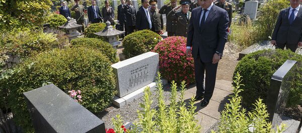 ショイグ国防相、東京でリヒャルト・ゾルゲの墓に献花 ショイグ国防相、東京でリヒャルト・ゾルゲの墓に献花 - Sputnik 日本